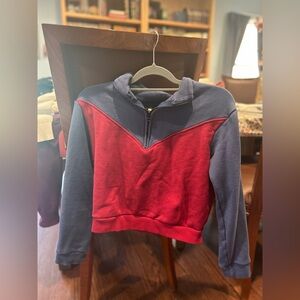 Olivvi Sweater Size Medium